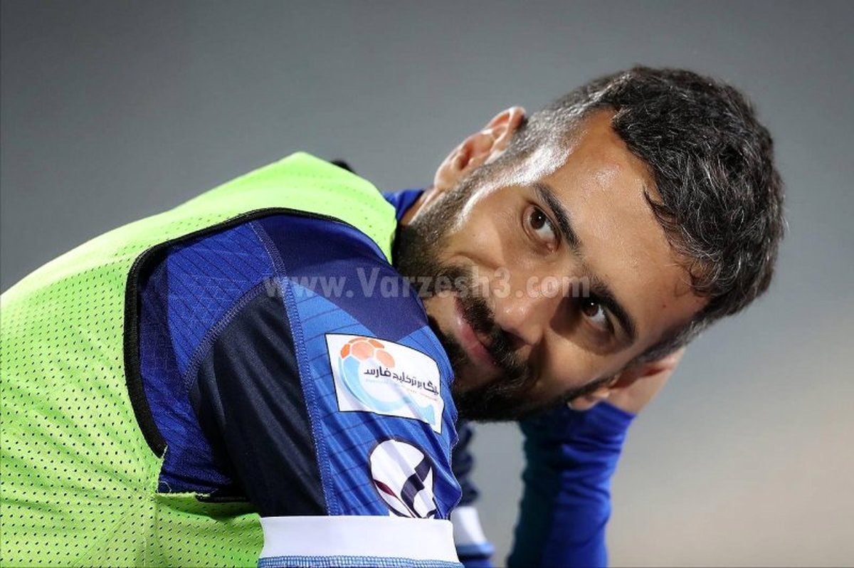 سجاد در نقشجهان، فقط رنگ لباسش عوض شده