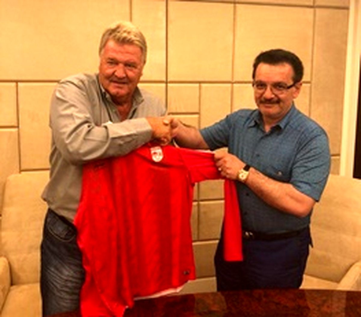 سرمربی جدید تراکتورسازی تبریز قرارداد 3 ساله بست