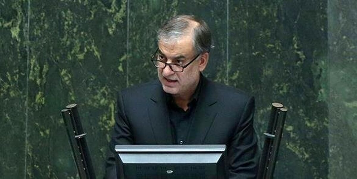 احمدی‌بیغش: باید مانند گاندی زندگی کنیم  