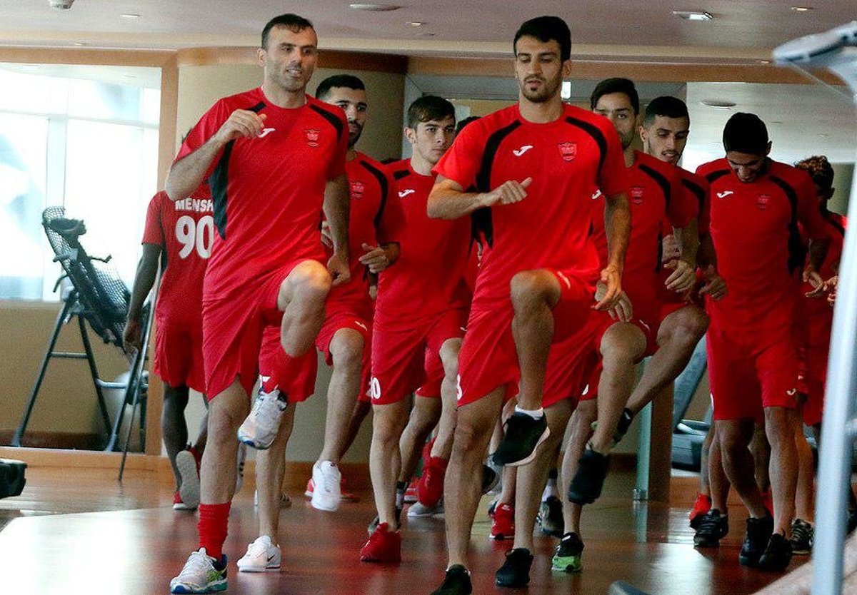 بدنسازی پرسپولیس در برف تهران