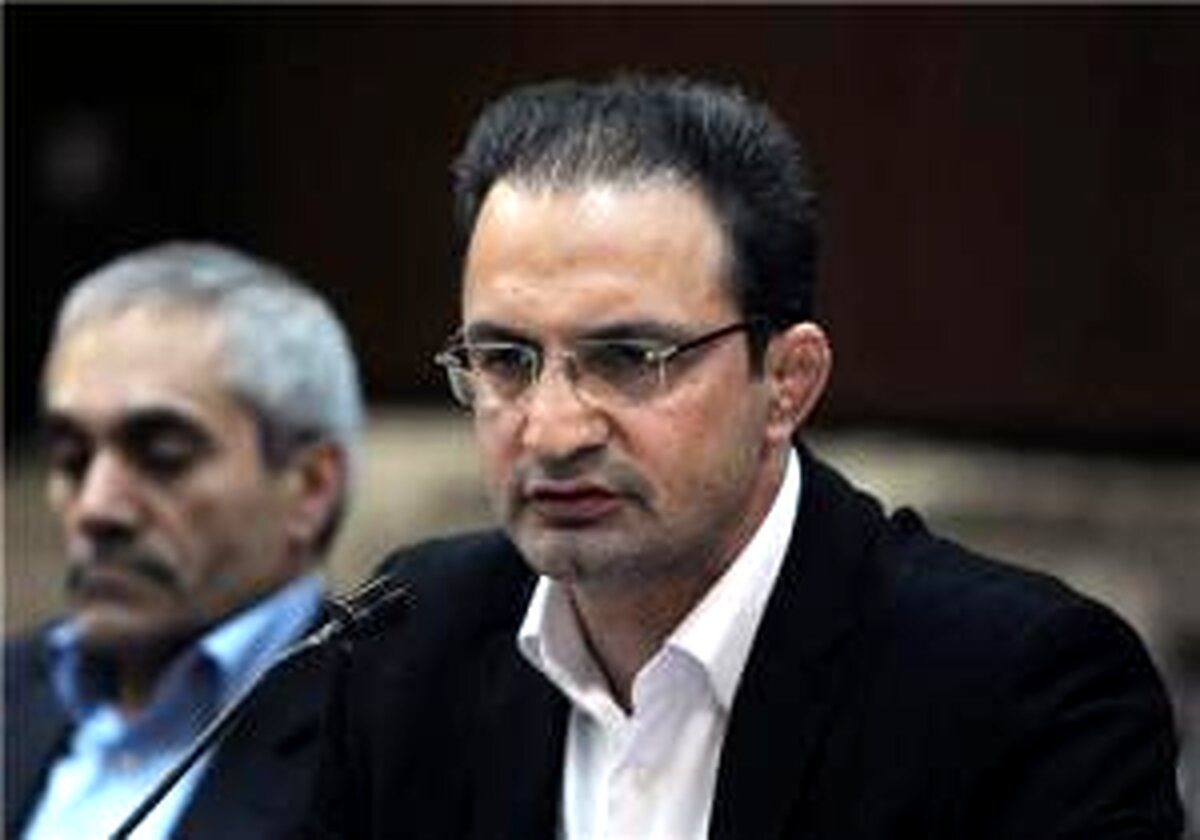 امیر خادم برای کار استعفا داد