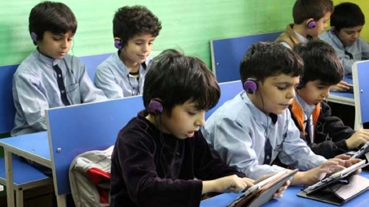 جولان کرونا در مدارس | آمار کرونا دانش آموزان رو به افزایش است