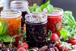 مربا رستا متنوع‌ترین و باکیفیت‌ترین مربا در بازار با ارسال رایگان