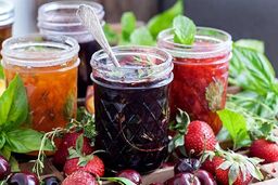 مربا رستا متنوع‌ترین و باکیفیت‌ترین مربا در بازار با ارسال رایگان
