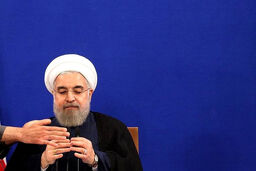 تحلیل وزیر احمدی‌نژاد از طرح استعفای روحانی
