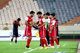 بازوبند سرگردان در تیم  پرسپولیس