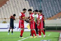 بازوبند سرگردان در تیم  پرسپولیس