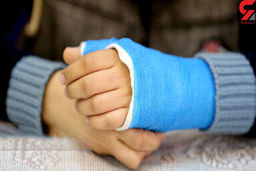 تنبیه بدنی دانش آموز ابتدایی در تالش / معلم دست دانش آموزش را شکست