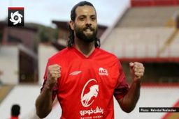  عباس زاده؛ بوسه سامورایی بر لوگوی تراکتور (عکس)