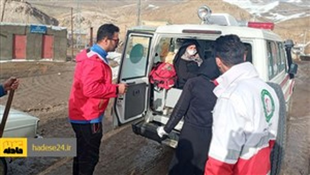 نجات زن باردار در میان آهن پاره های تیبا