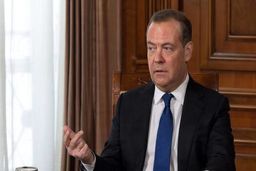 مدودف: برای کشتن هر سرباز ناتو باید بالاترین جایزه داده شود