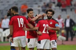 صلاح با مصدومیت عضلانی نود دقیقه بازی کرد