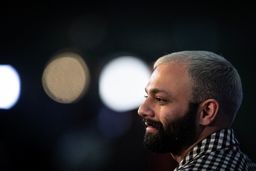 صابر ابر چگونه قورباغه اش را قورت داد؟