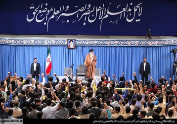 دیدار دانش‌آموزان و دانشجویان با رهبر انقلاب