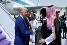 بی احترامی ترامپ به عربستان در بدو ورود + فیلم