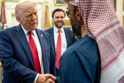 دیدار ترامپ با پستچی ایران