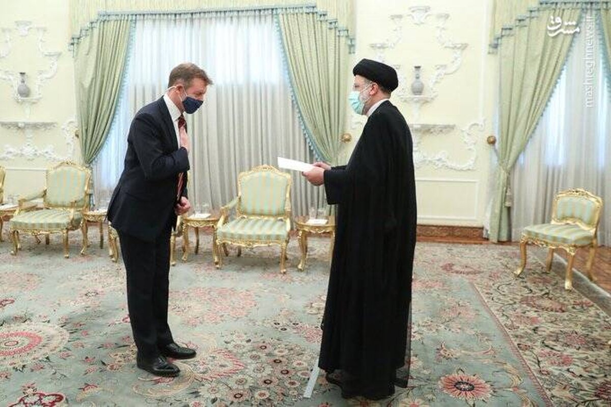 واکنش معنادار سفیر انگلیس مقابل رئیسی