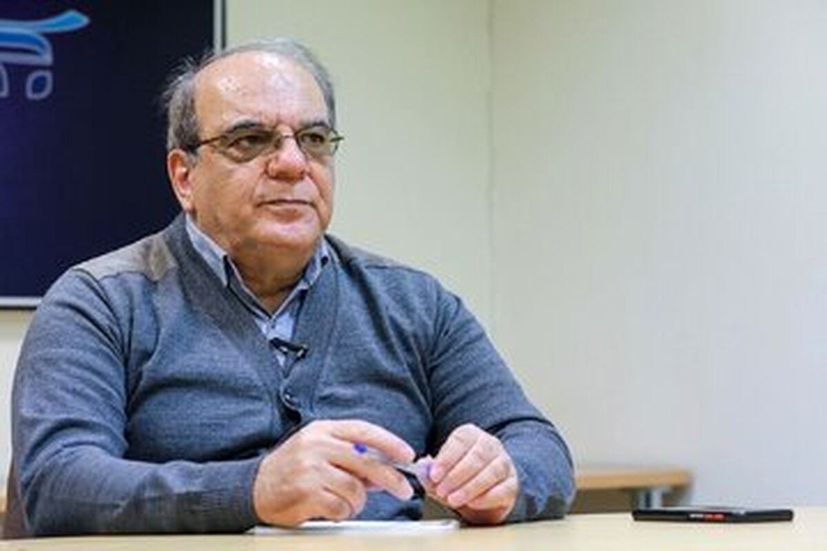 عباس عبدی: دامداری که پیش بینیِ گوشت ۵۰۰ هزار تومانی کرده بود را اقتصاددان قابلی بدانیم؟