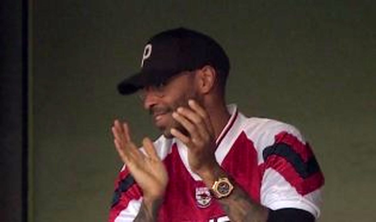 آنری: رفتار باشگاه آرسنال مایه خجالت است!