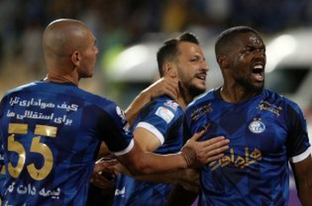 این خارجیها کار استقلال را در میآورند!