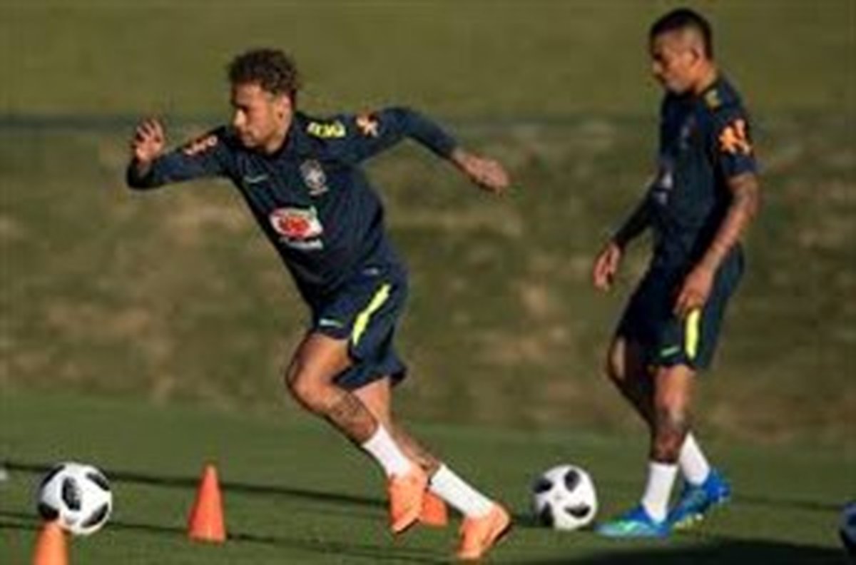 فیلم/ تمرینات تیم ملی برزیل با حضور نیمار