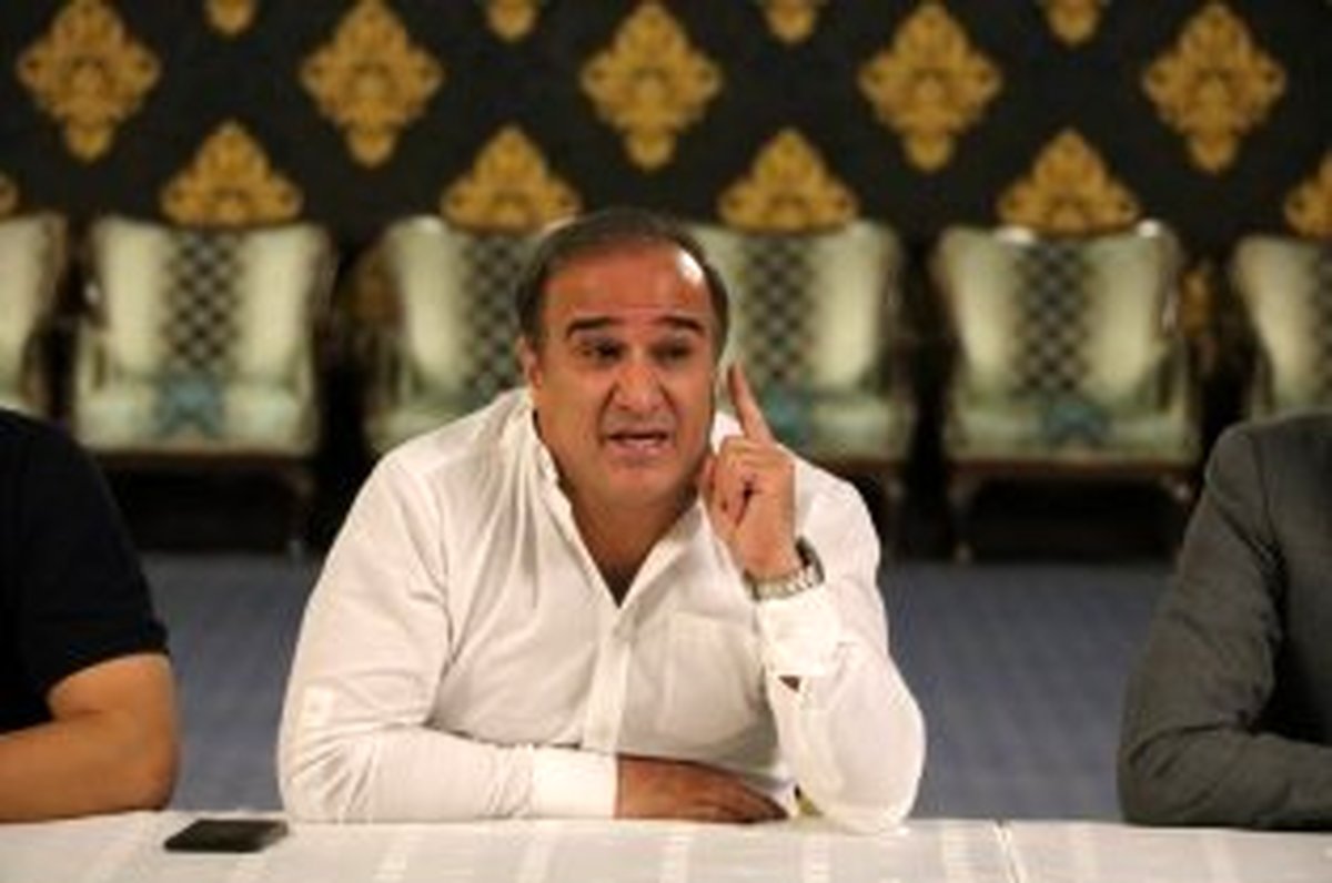 دینمحمدی: ارسلان باید بماند و رضاوند هم فیکس باشد