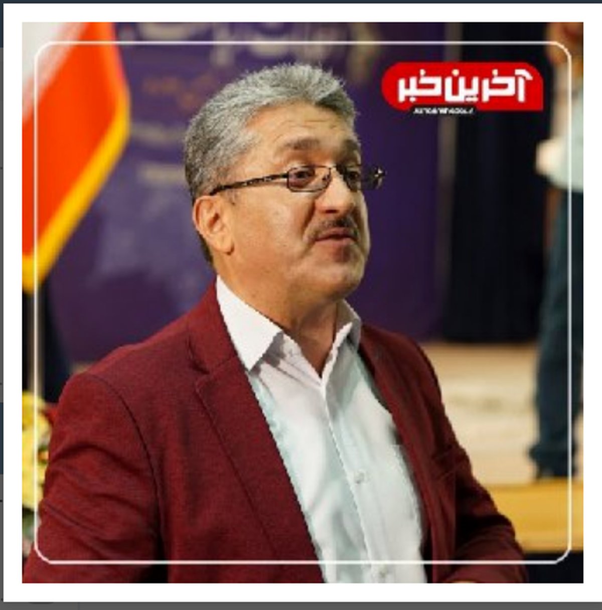 احمدینژاد جدید با کت قرمز کاندیدای ریاست جمهوری شد