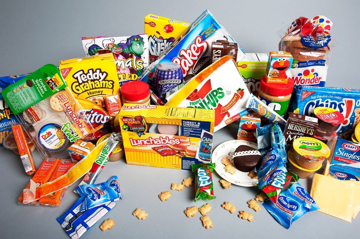 خرید انواع تنقلات خارجی با تحویل فوری در تهران