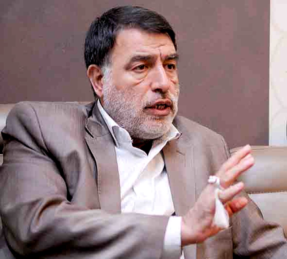 معرفی‌لاریجانی به سطوح پایین جامعه کار بسیار سختی است
