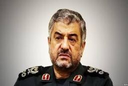 فرمانده کل سپاه: شاید رفتن آقای سعد حریری خیلی هم بد نشد، او گلی بر سر مردم لبنان نزده بود