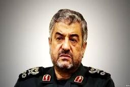 فرمانده کل سپاه: شاید رفتن آقای سعد حریری خیلی هم بد نشد، او گلی بر سر مردم لبنان نزده بود