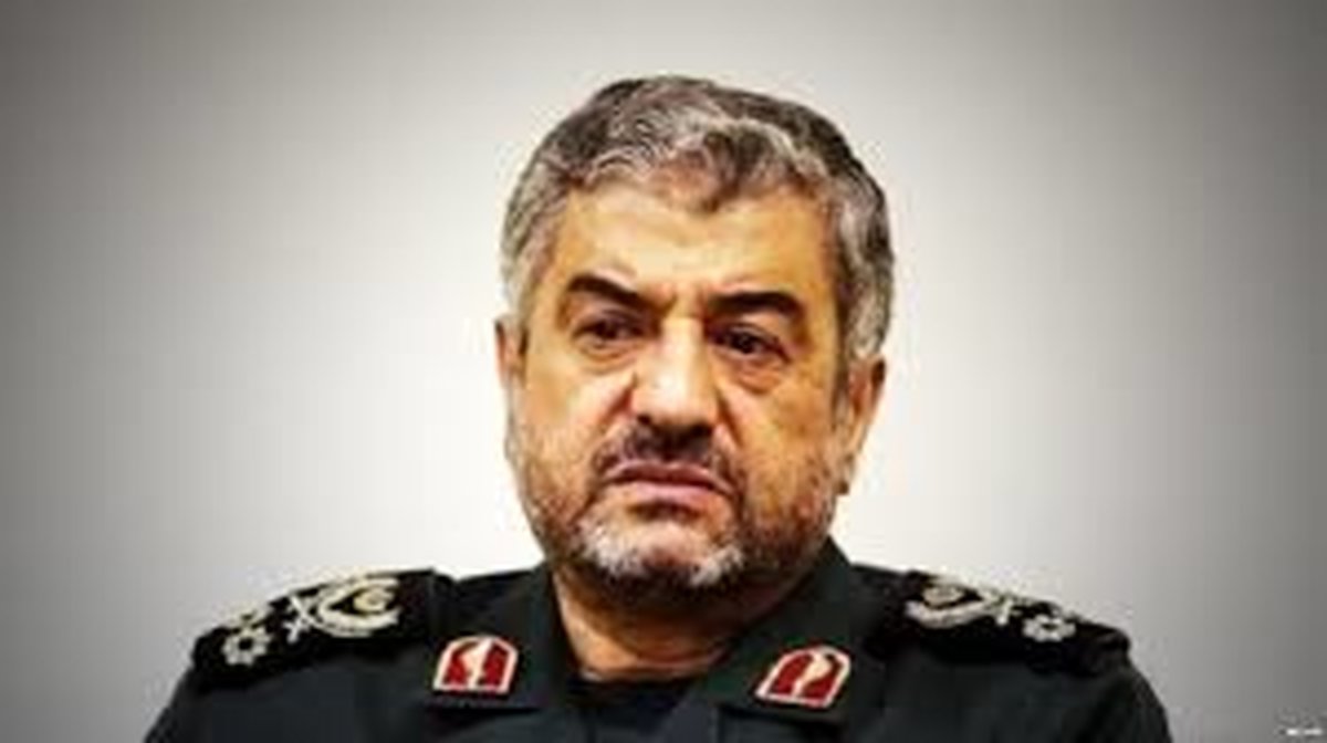 فرمانده کل سپاه: شاید رفتن آقای سعد حریری خیلی هم بد نشد، او گلی بر سر مردم لبنان نزده بود