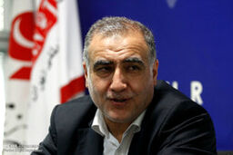 نماینده مجلس: هیات رئیسه بگوید این هفتاد خودروی شاسی بلند در درب خانه نمایندگان چه ارتباطی با استیضاح وزیر صمت داشته؟