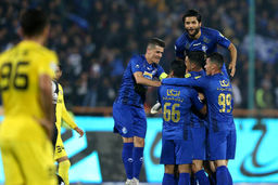 آبی ها با سومین برد به جایگاه هفتم رسیدند، استقلال به برد عادت می کند