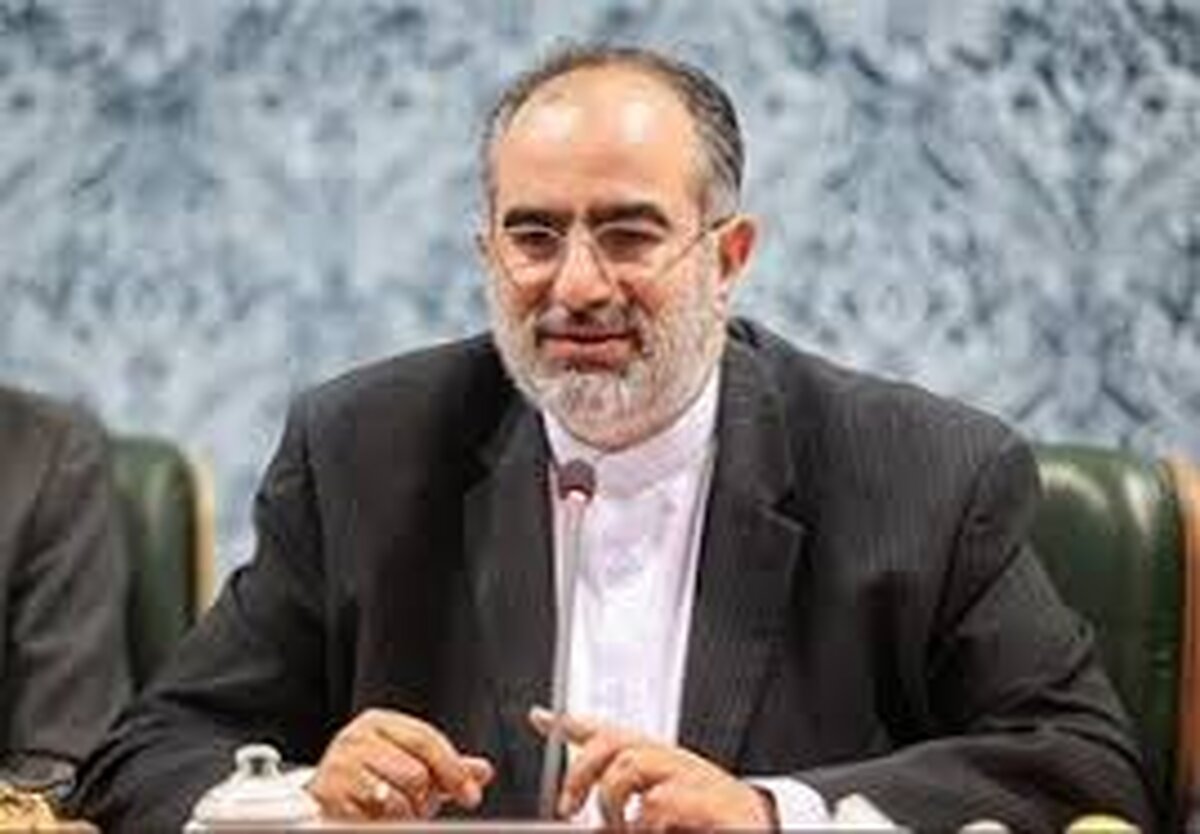 کیهان: مشاور روحانی چه چیزی را انکار می‌کند؟!
