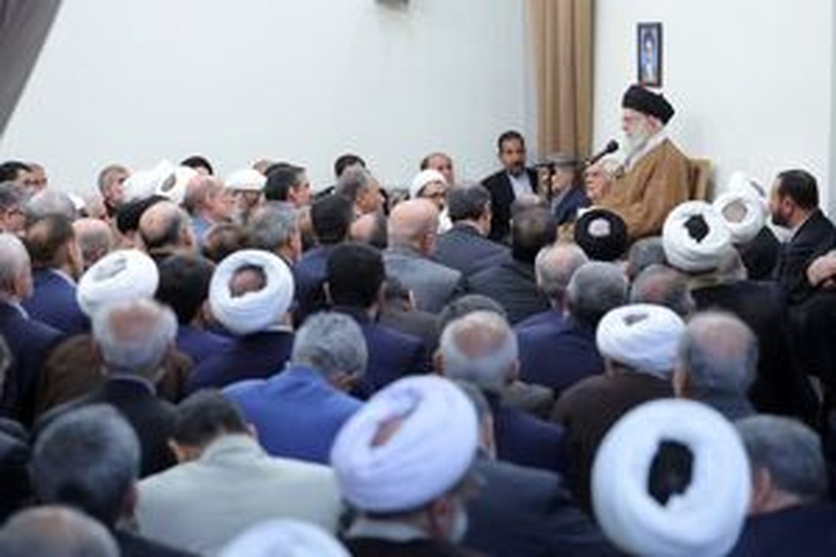 رهبر انقلاب : نباید با مذاکرات مثل زمان برجام کشور شرطی شود