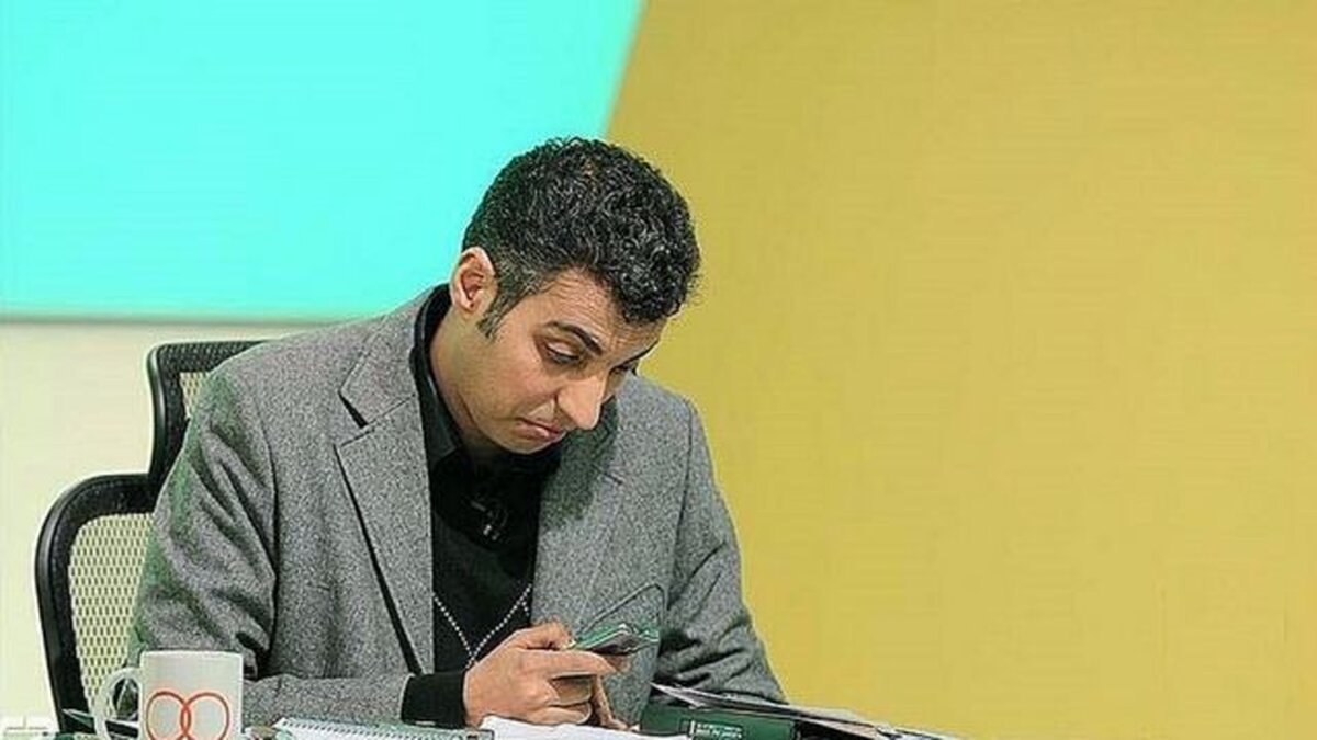 مرکز افتاد برون بس که شد این دایره تنگ
