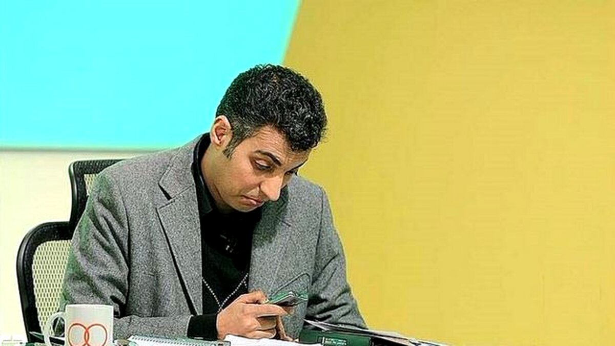 مرکز افتاد برون بس که شد این دایره تنگ