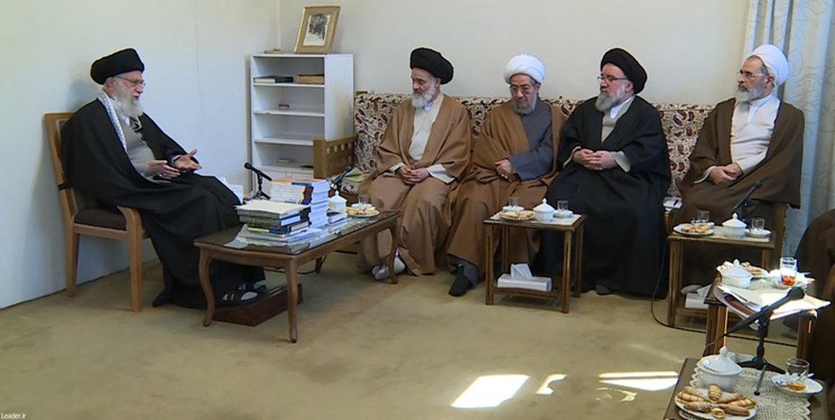 رهبر انقلاب: صیانت از شور انقلابی و طلاب جوان یک ضرورت است