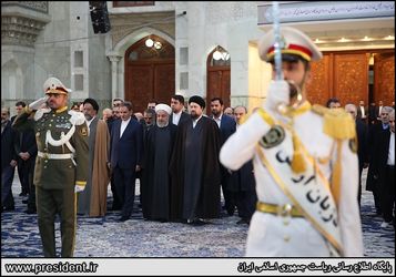 هیات دولت در مرقد امام