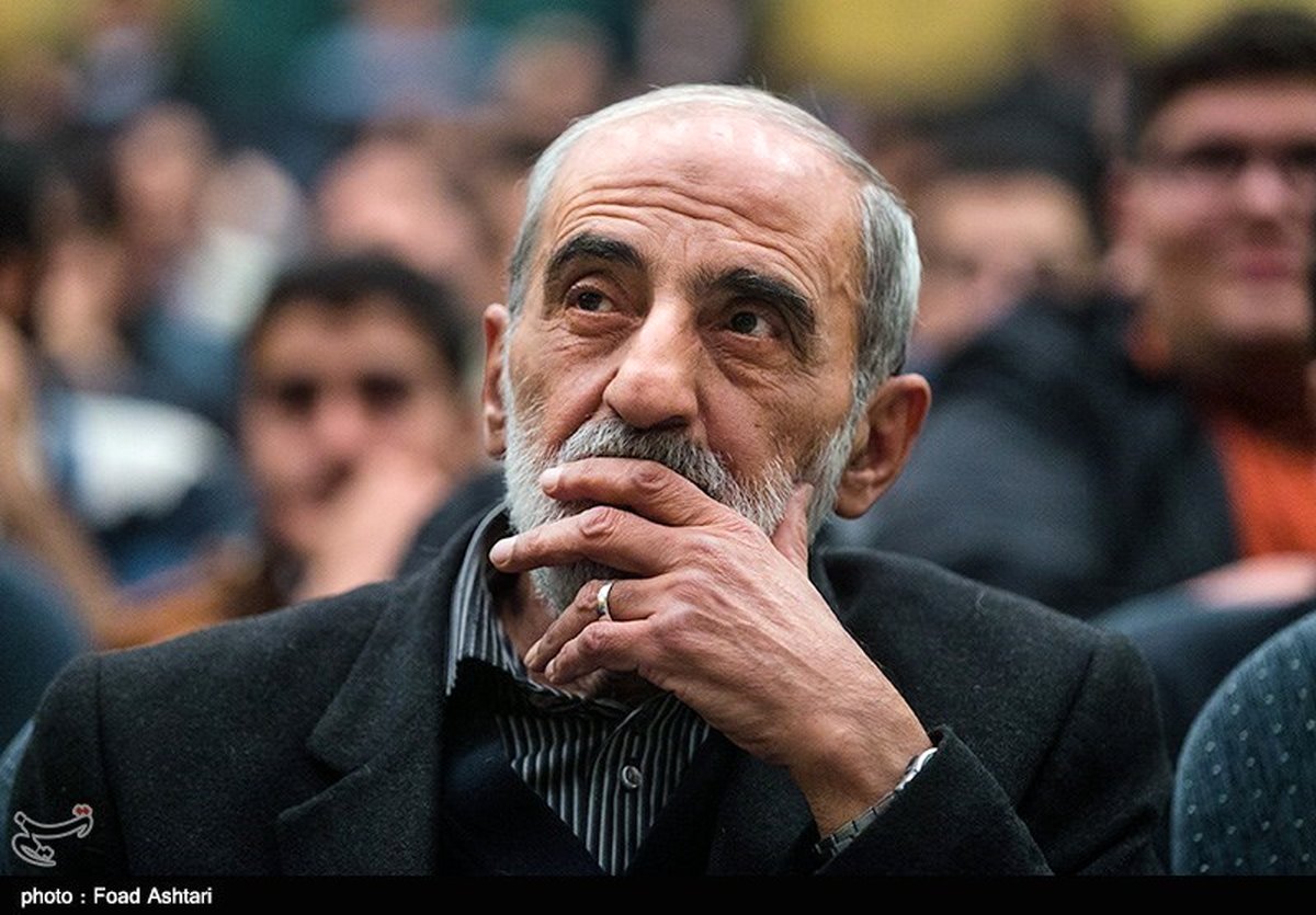 واکنش شریعتمداری به پیشنهاد رفراندوم روحانی: این حرف اهانت به راهپیمایان است