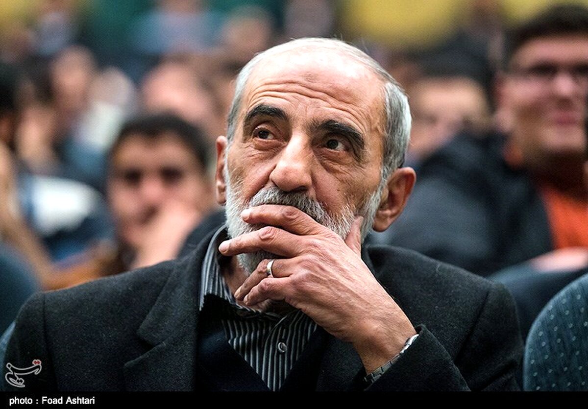 واکنش شریعتمداری به پیشنهاد رفراندوم روحانی: این حرف اهانت به راهپیمایان است