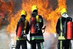 آتش‌سوزی گسترده کارخانه تزریق پلاستیک  در اطراف بلوار پروین تهران‌پارس