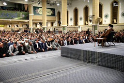 تصاویر دیدار مداحان و شاعران اهل بیت با رهبر انقلاب