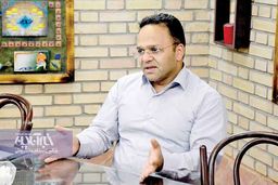 رحمان قهرمانپور: ترامپ یک تیم یک نفره یا تیم«پ» در کاخ سفید دارد