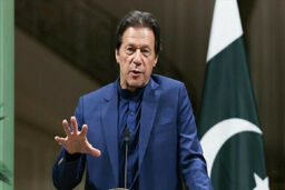 عمران خان: افغان‌ها قید و بند بردگی را شکستند