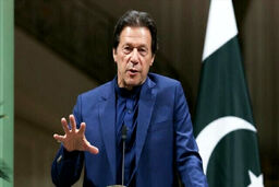 عمران خان: افغان‌ها قید و بند بردگی را شکستند