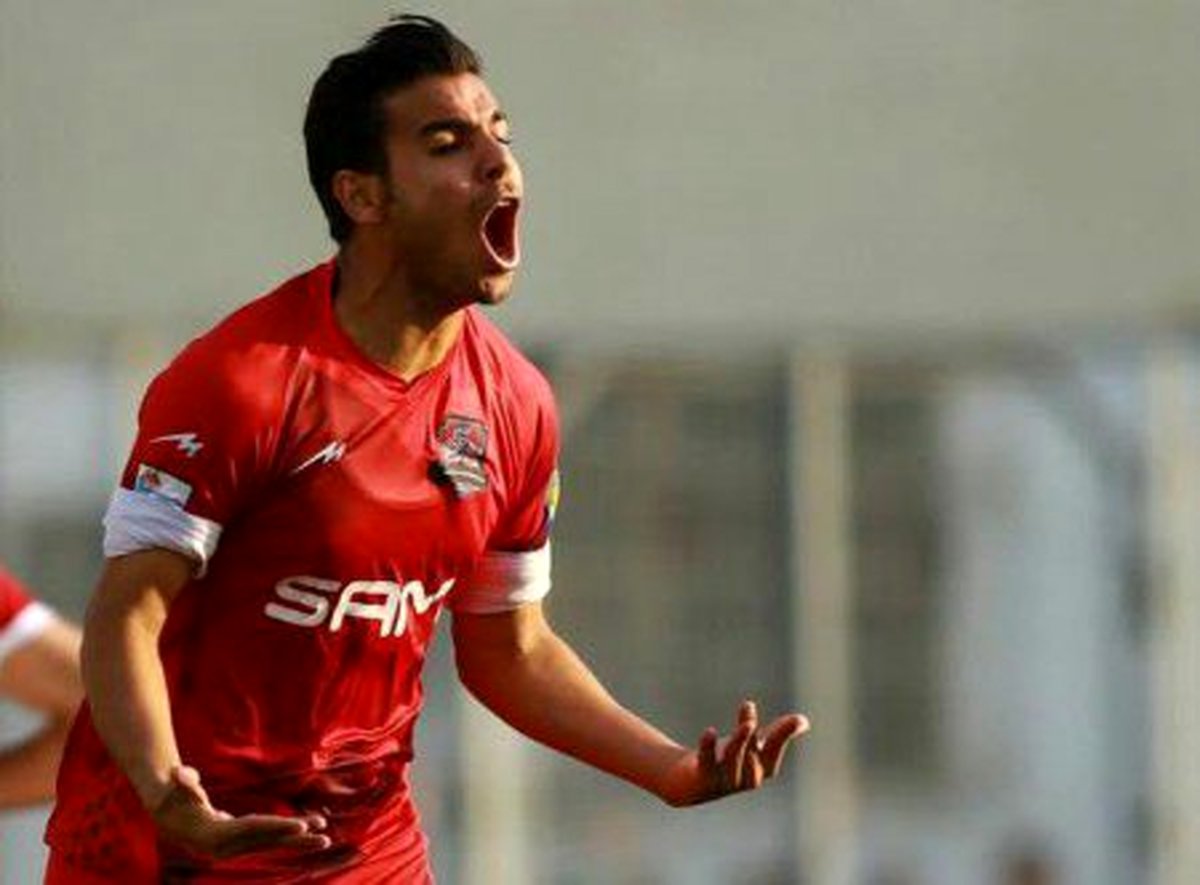 دوری ۴ ماهه مهاجم باتجربه سرخها از میادین