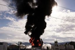 پخش دود غلیظ و سیاه در جاده قم تهران ، ماجرا چیست؟