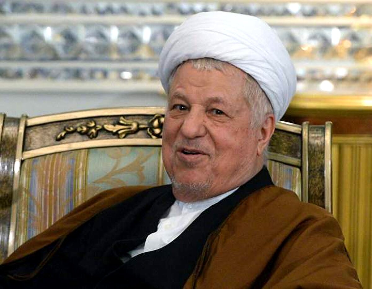 فائزه هاشمی: موسوی خوئینی‌ها و محسن رضایی خاطرات پدرم را تکذیب می‌کردند